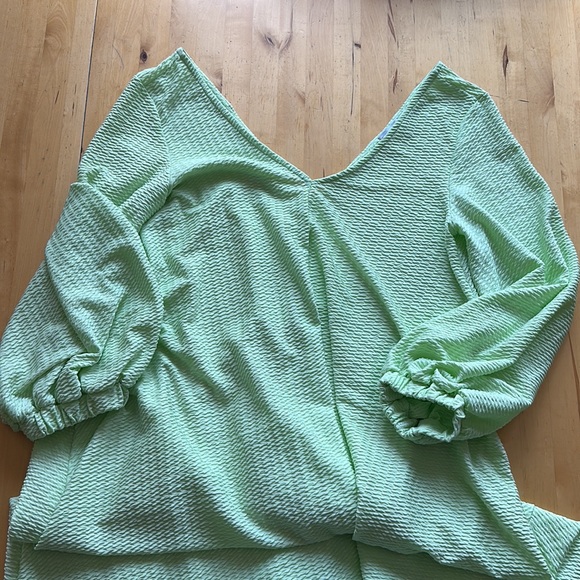 ASOS DESIGN textured smock midi dress with v neck in lime - Picture 3 of 4